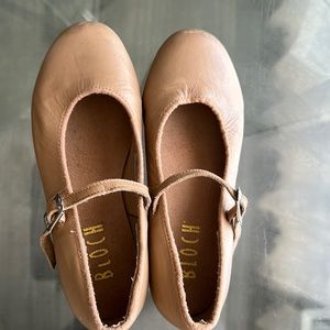 Bloch tan shoes size child 12 1/2